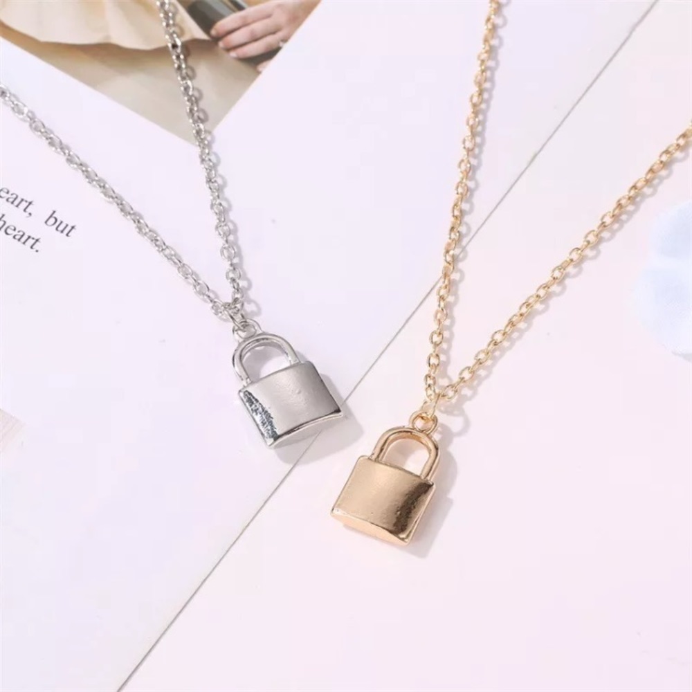 “Promise Me” Minimalist Beautiful Lock Necklace - Picture 5 of 8